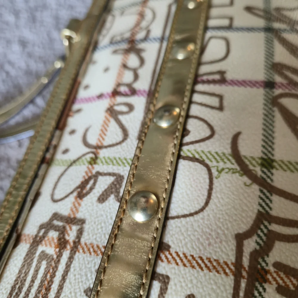 Coach authentic scribble